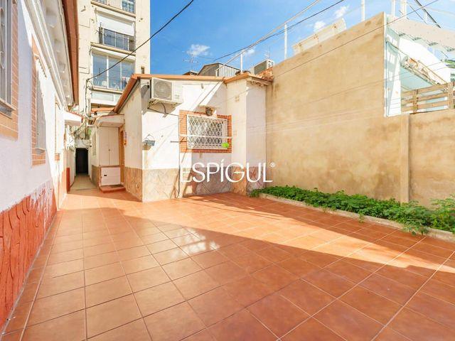 Casa en venta en el Poble-sec, Barcelona