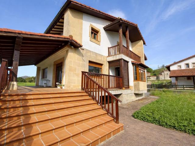 Casa en venta en Paderne, Cantabria