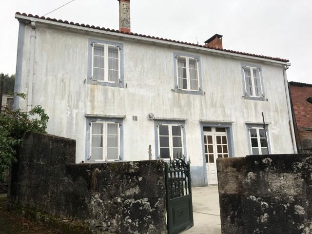 Casa en venta en Noia, Galicia