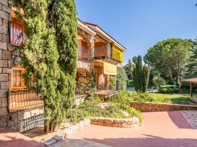 Casa en venta en Becerril De La Sierra