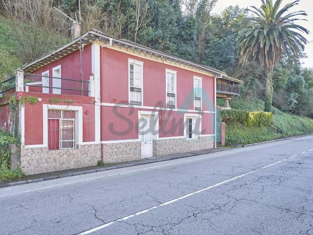 Casa en venta en Belmonte De Miranda, Asturias
