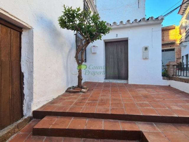 Casa en venta en Benamargosa
