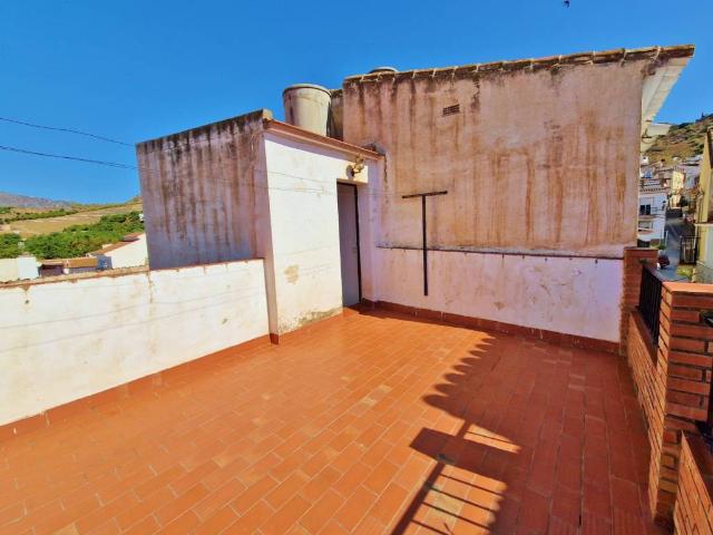 Casa en venta en Benamargosa