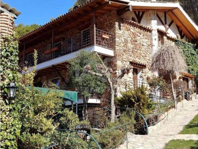Casa en venta en Benatae, Jaén