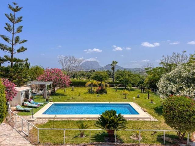 Casa en venta en Beniarbeig, Valencia