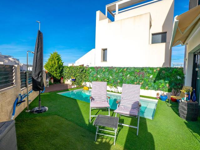 Casa en venta en Benijófar, Alacant / Alicante