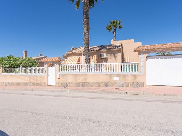 Casa en venta en Benijófar, Alacant / Alicante
