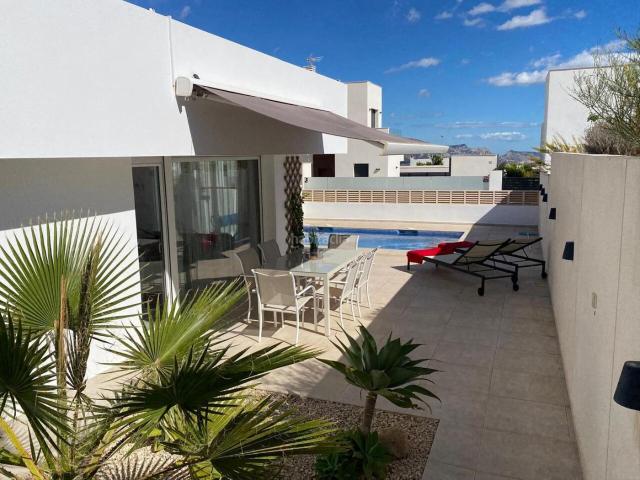 Casa en venta en Benimantell