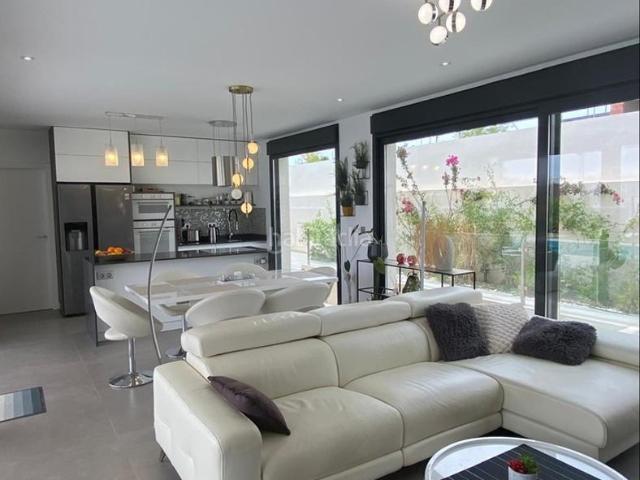 Casa en venta en Benimantell