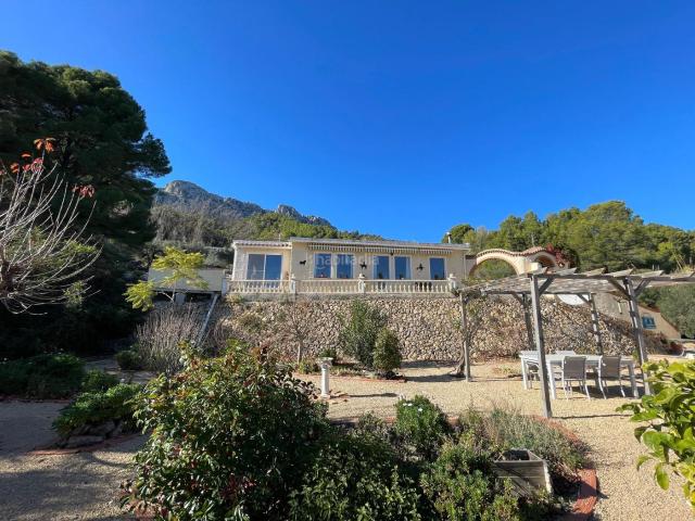 Casa en venta en Benimantell