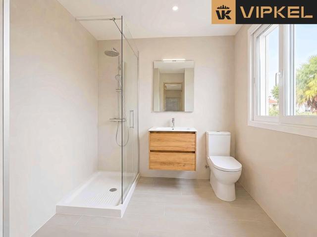 Casa en venta en Bergondo, A Coruña