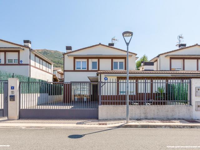 Casa en venta en Aizoáin / Aitzoain, Iruñerria