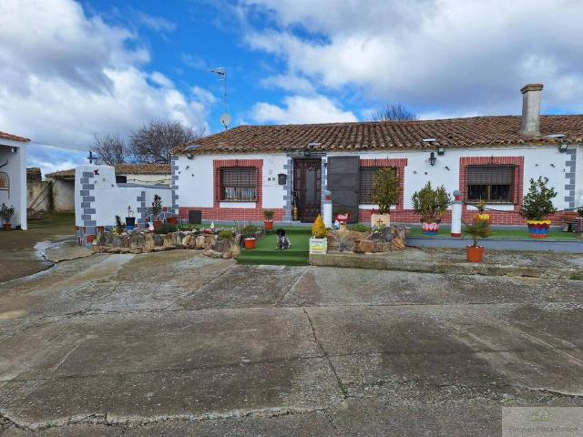 Casa en venta en Berrocal De Huebra