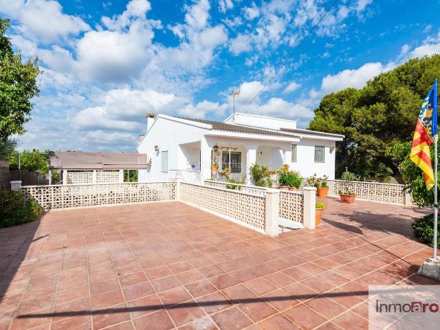 Casa en venta en el Camp de Túria, Valencia