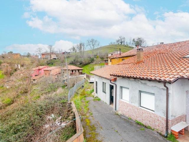 Casa en venta en Bimenes, Les Collaes