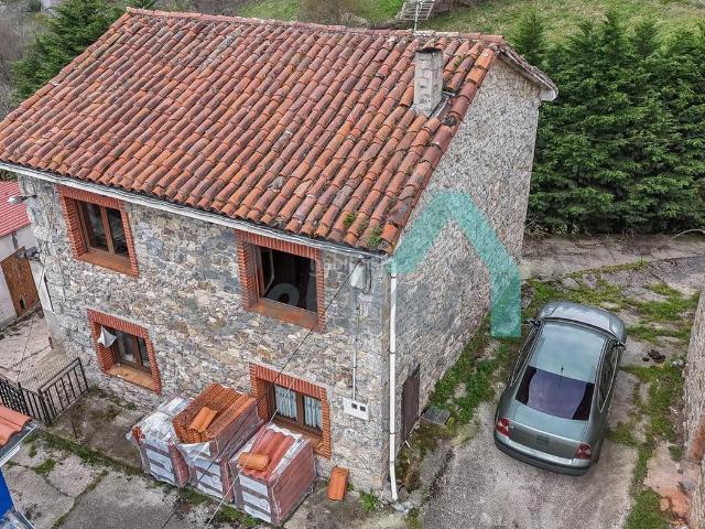 Casa en venta en Bimenes, Les Collaes