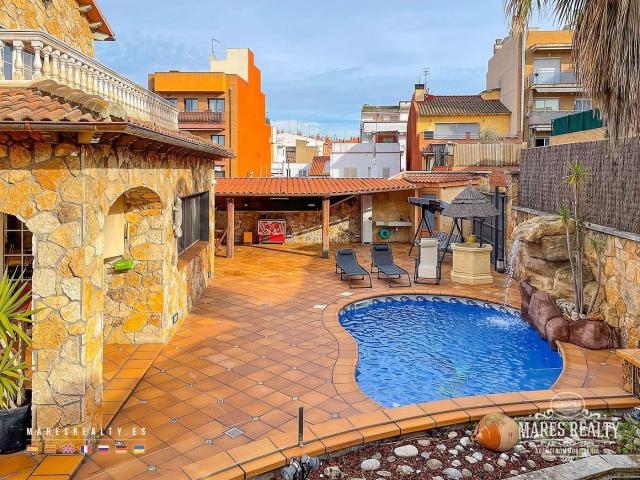 Casa en venta en Mas Torrents, la Selva