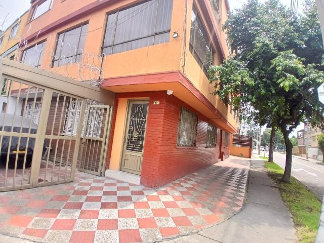 Casa en venta en Villa de Los Alpes, Bogotá