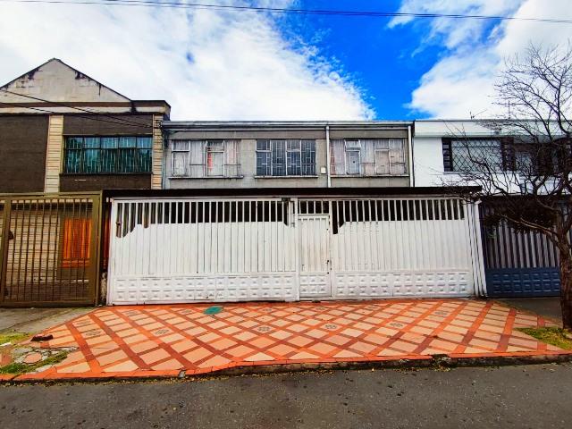 Casa en venta en Villa de Los Alpes, Bogotá