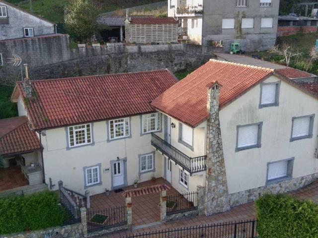 Casa en venta en Boiro