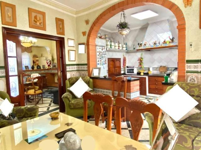 Casa en venta en Bormujos, Andalucía