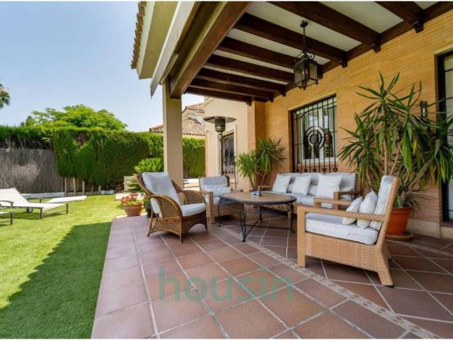 Casa en venta en Bormujos, Andalucía