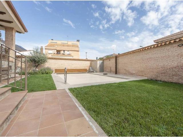 Casa en venta en Brenes, Sevilla