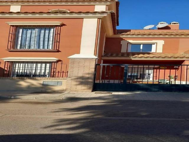 Casa en venta en Brenes, Andalucía