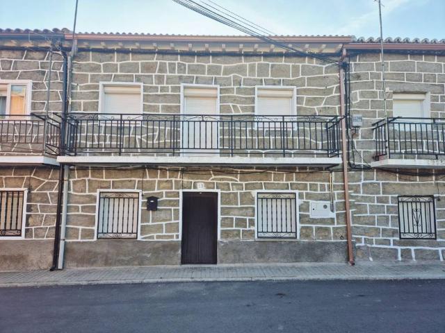 Casa en venta en Burgohondo, Ávila