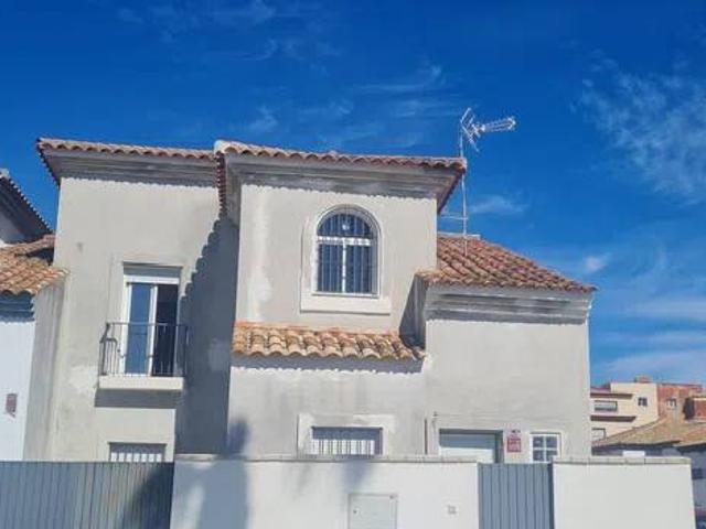Casa en venta en Burguillos, Andalucía
