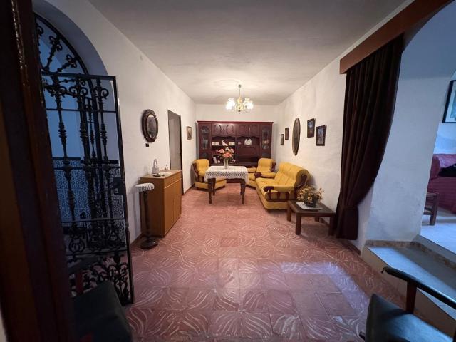 Casa en venta en Burguillos, Andalucía