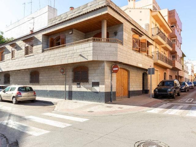 Casa en venta en Burjassot