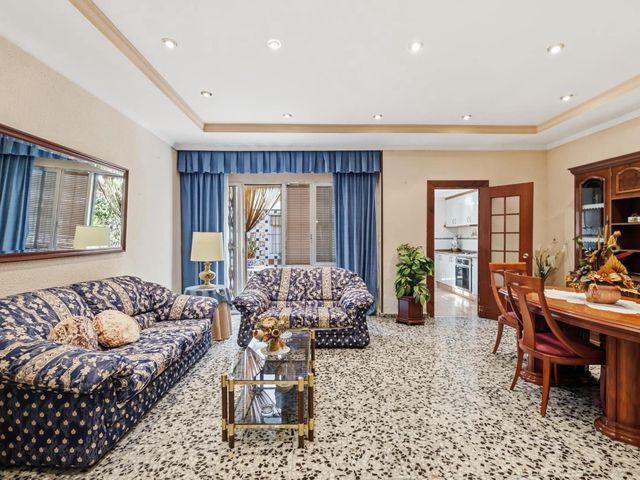 Casa en venta en Burjassot, València / Valencia