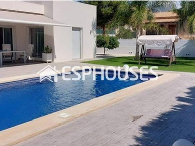 Casa en venta en Busot, Alacant / Alicante
