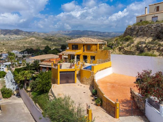 Casa en venta en Busot, Alacant / Alicante