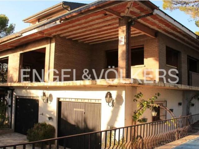 Casa en venta en Cabanillas De La Sierra, Madrid