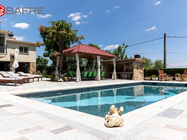 Casa en venta en Cabanillas De La Sierra, Madrid