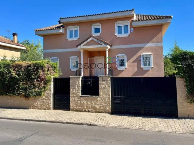 Casa en venta en Cabanillas Del Campo, Guadalajara