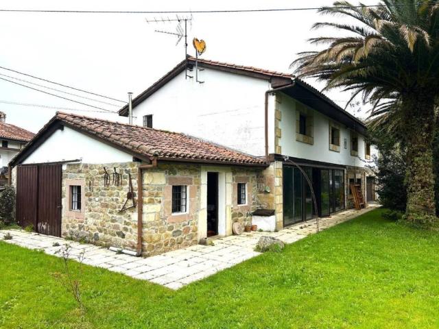 Casa en venta en Cabuérniga, Cantabria