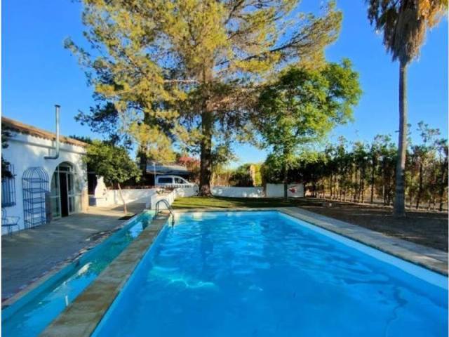 Casa en venta en Carmona, Andalucía