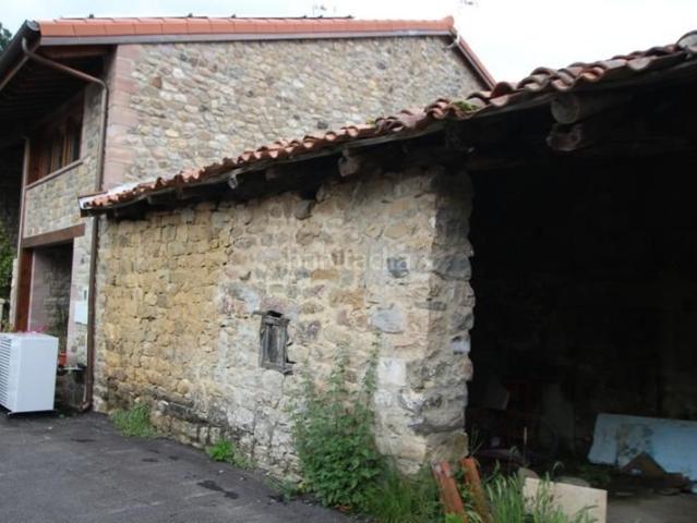Casa en venta en Cabuérniga, Cantabria