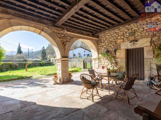 Casa en venta en Cabuérniga, Cantabria