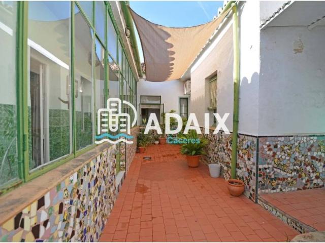 Casa en venta en Casas Baratas, Cáceres