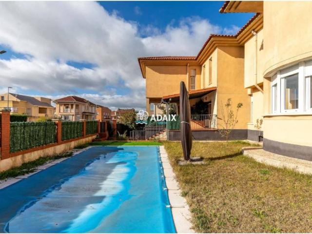 Casa en venta en R-66-A (El Arco), Cáceres