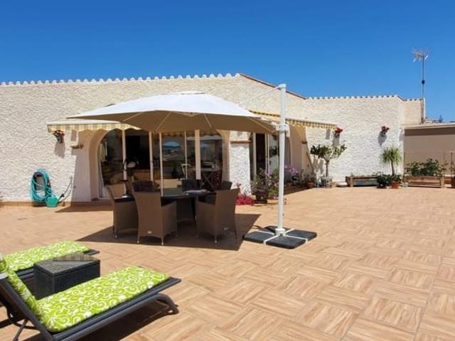Casa en venta en Vélez-málaga, Caleta 2000