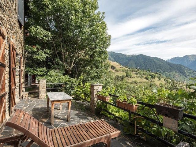 Chalet en venta en Montcorbau, Val d'Aran