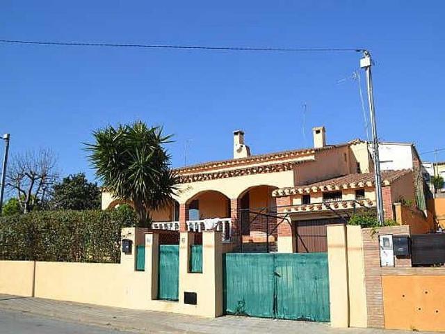 Villa en venta en Sant Miquel De Fluvià