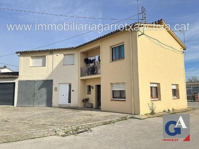 Casa en venta en Cornellà Del Terri, Borgonyà