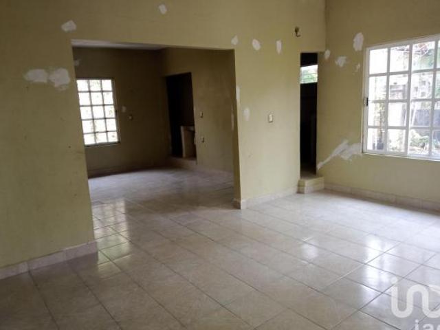 Casa en venta en calle Vicente Guerrero, Centro de Catemaco, Veracruz