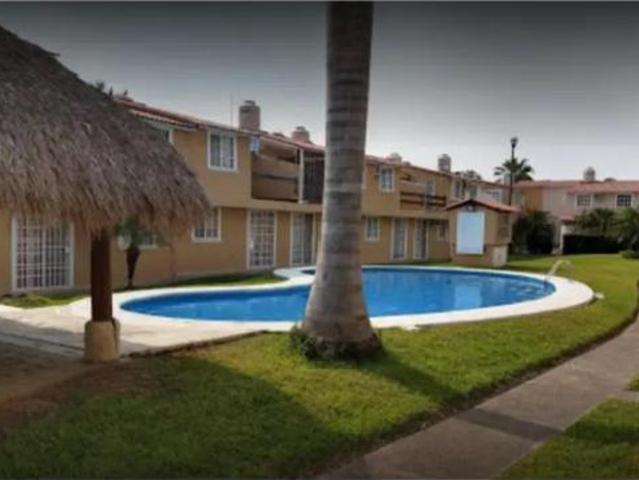 Venta de Casa Barata en Fracc. Joyas de Ixtapa, Zihuatanejo